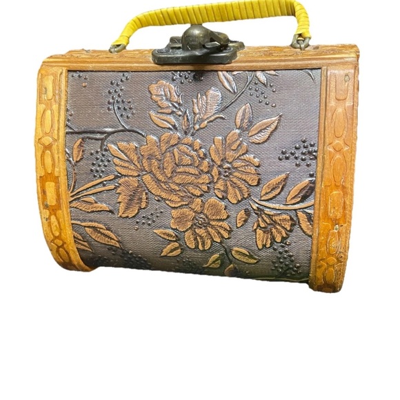 The Unbranded Brand Handbags - 🔥 Vintage 1960’s Mini Floral Embossed Wooden Handbag 4inHx4.5W